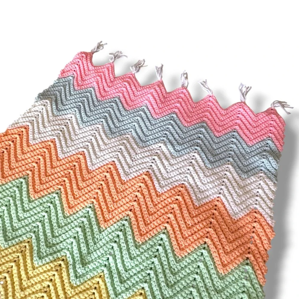 Handmade Crochet Pastel Rainbow Chevron Baby Blanket Tasseled Ripple Throw 24x39